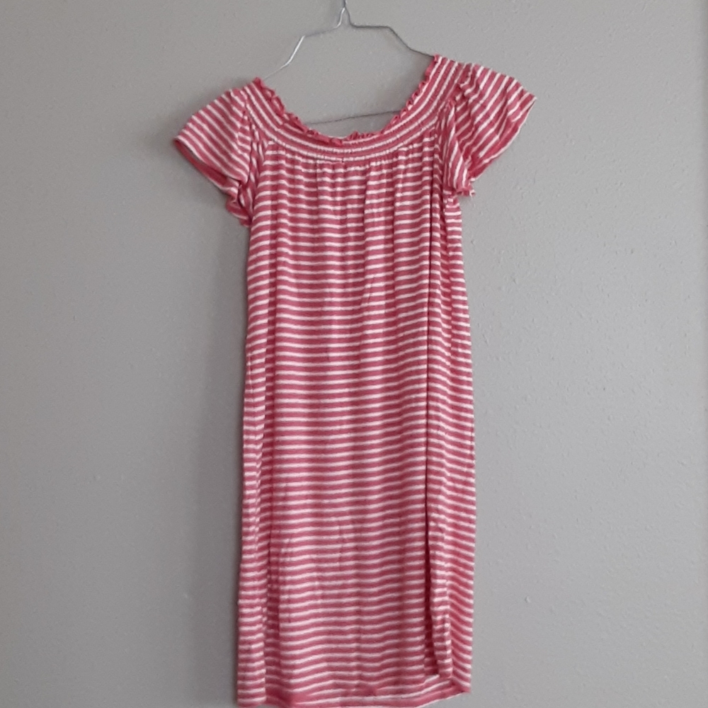 V-neck dress